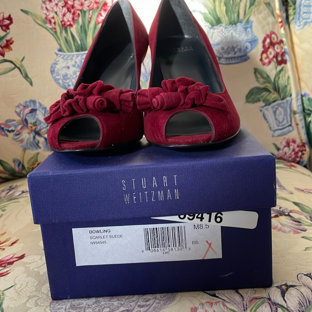 NWT Stuart Weitzman burgundy peep toe pumps